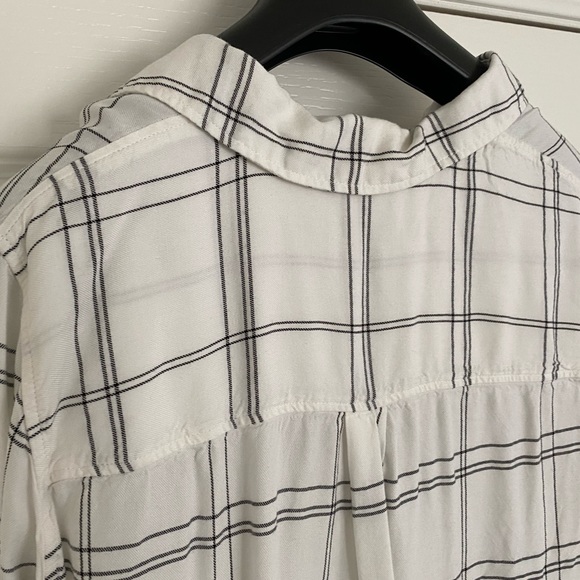 H&M | Natural White and Black Striped Collared Blouse Button Up - Picture 4 of 7